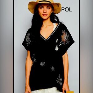 BP213-8🖤🤍POL Black+white  Embellished Dolman Sleeve top w/cool aquatic imprints